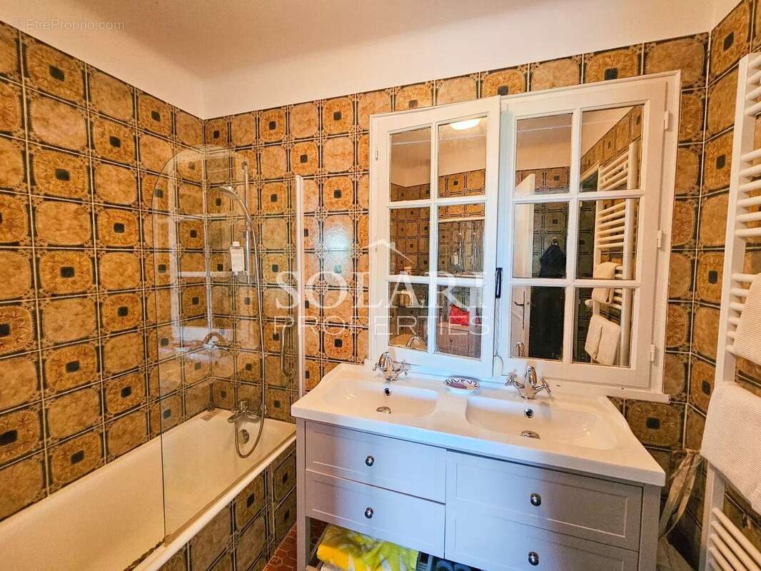 Maison à MANDELIEU-LA-NAPOULE