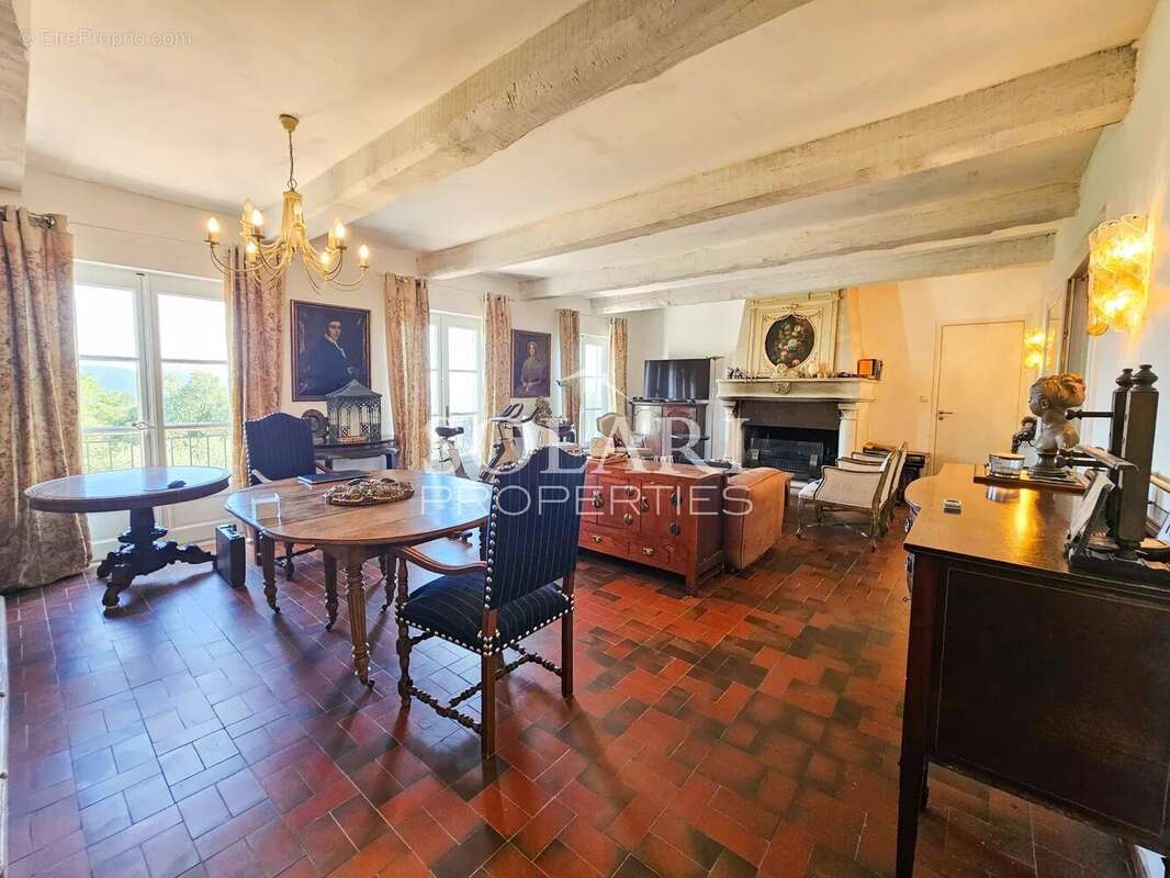 Maison à MANDELIEU-LA-NAPOULE