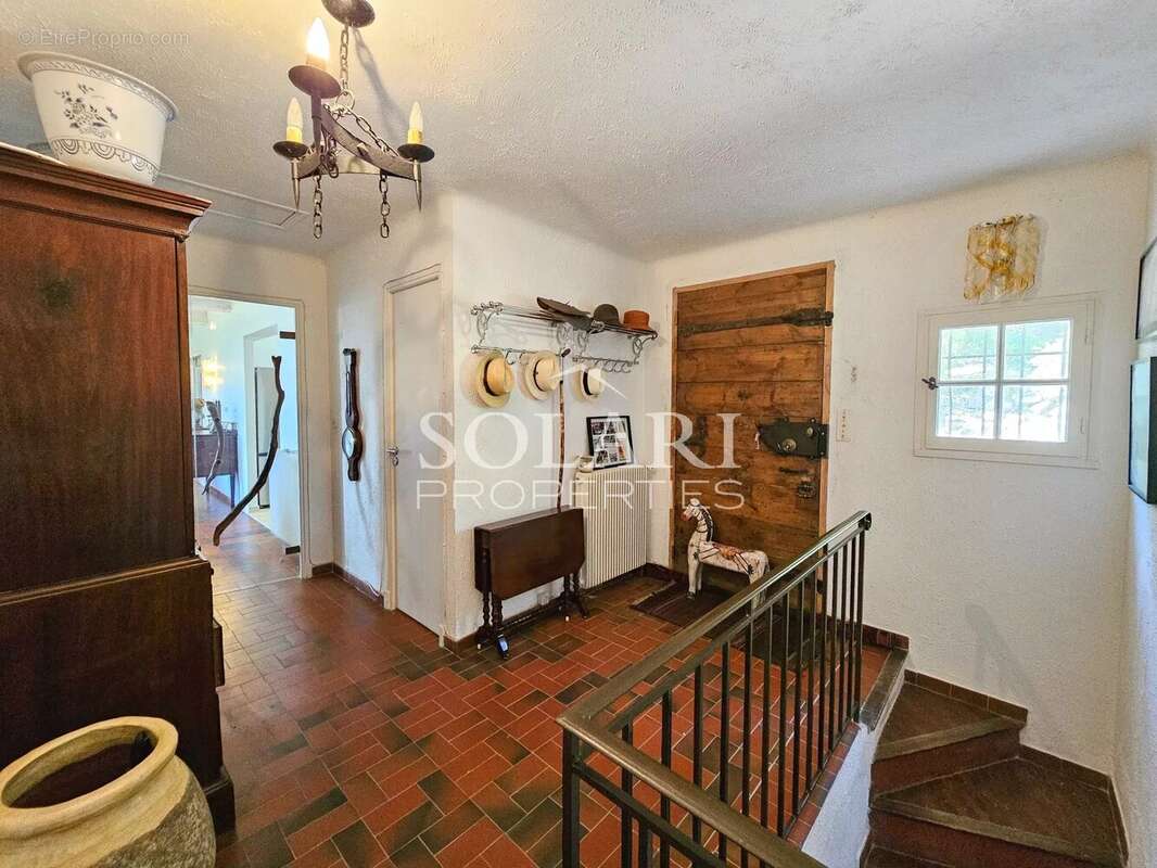 Maison à MANDELIEU-LA-NAPOULE