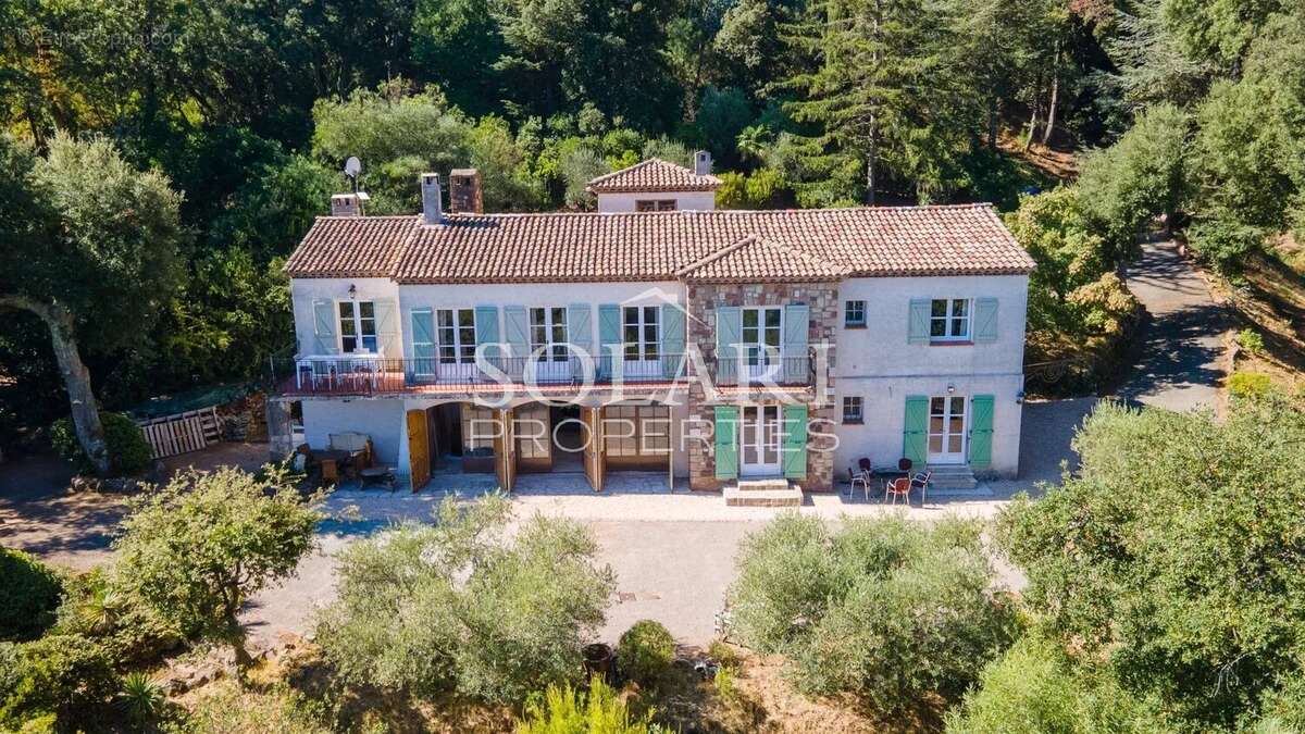 Maison à MANDELIEU-LA-NAPOULE