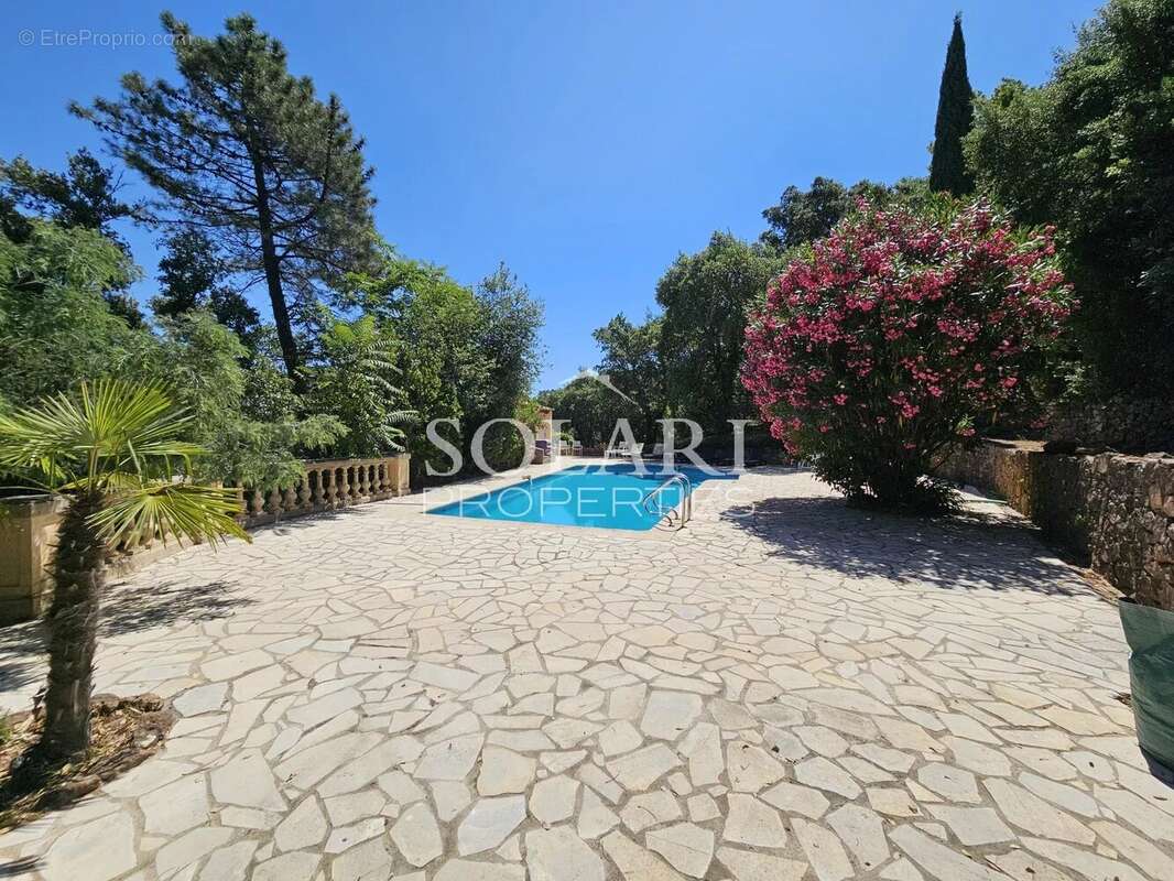 Maison à MANDELIEU-LA-NAPOULE