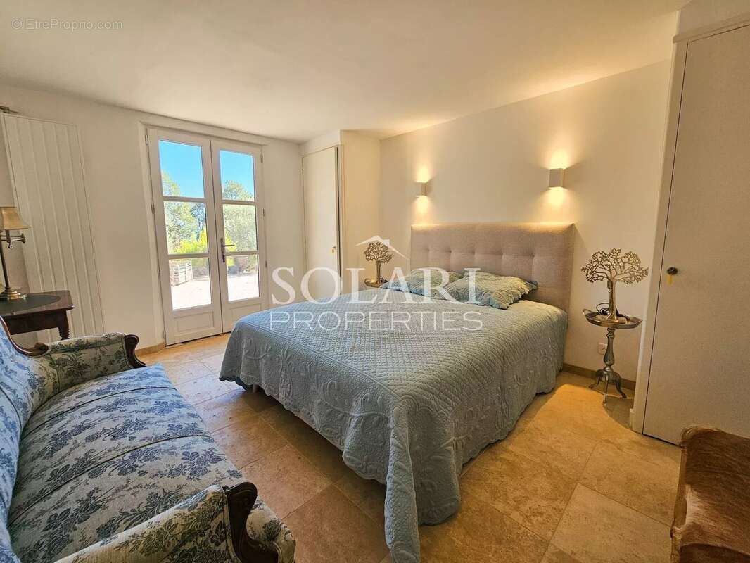 Maison à MANDELIEU-LA-NAPOULE