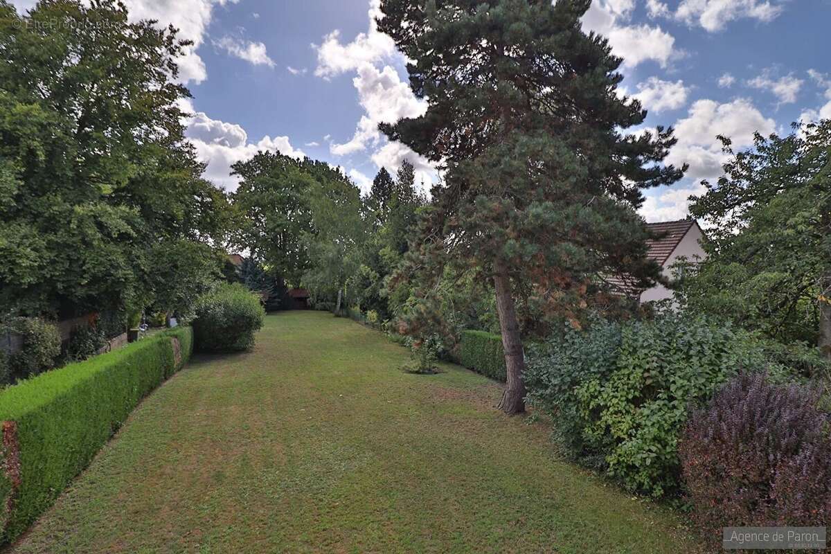 Maison à VERRIERES-LE-BUISSON