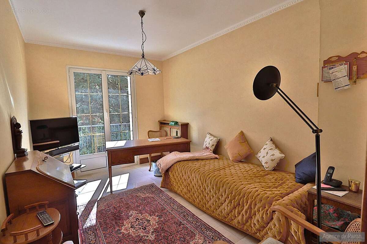 Maison à VERRIERES-LE-BUISSON