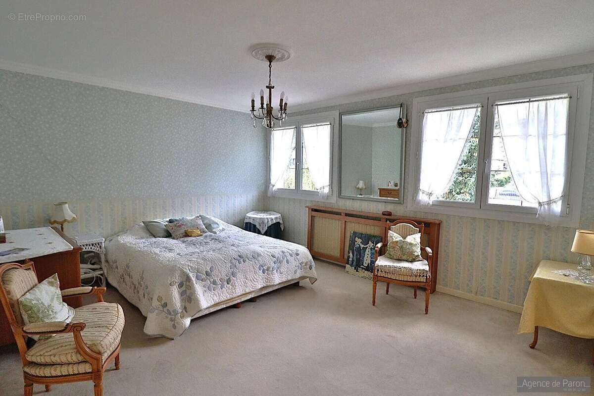 Maison à VERRIERES-LE-BUISSON