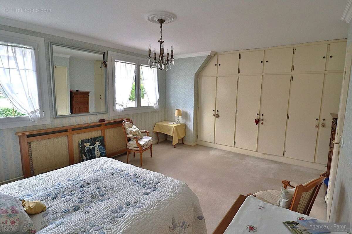 Maison à VERRIERES-LE-BUISSON