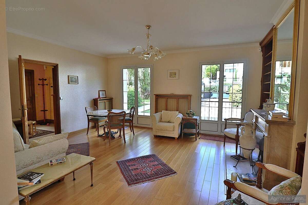 Maison à VERRIERES-LE-BUISSON