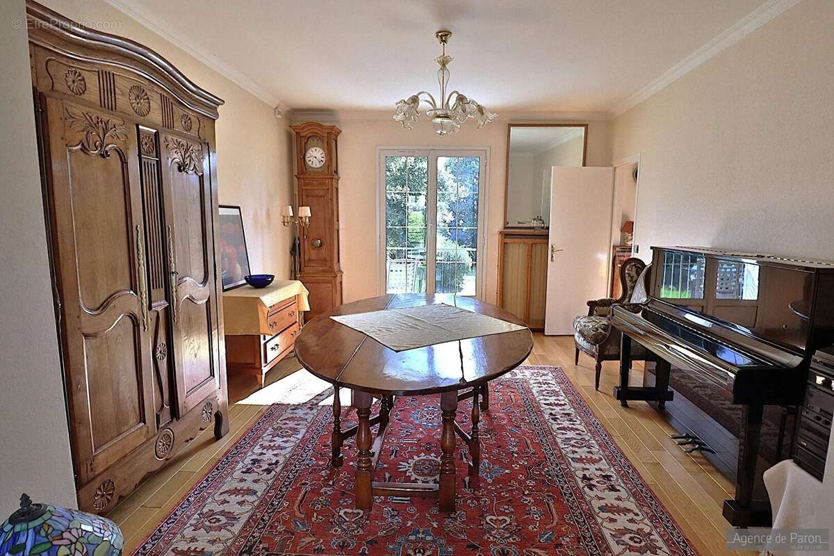 Maison à VERRIERES-LE-BUISSON