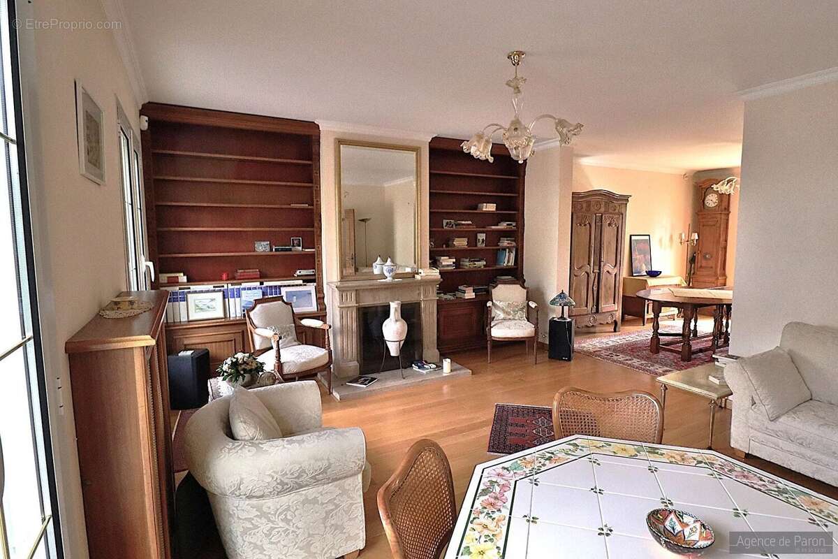 Maison à VERRIERES-LE-BUISSON