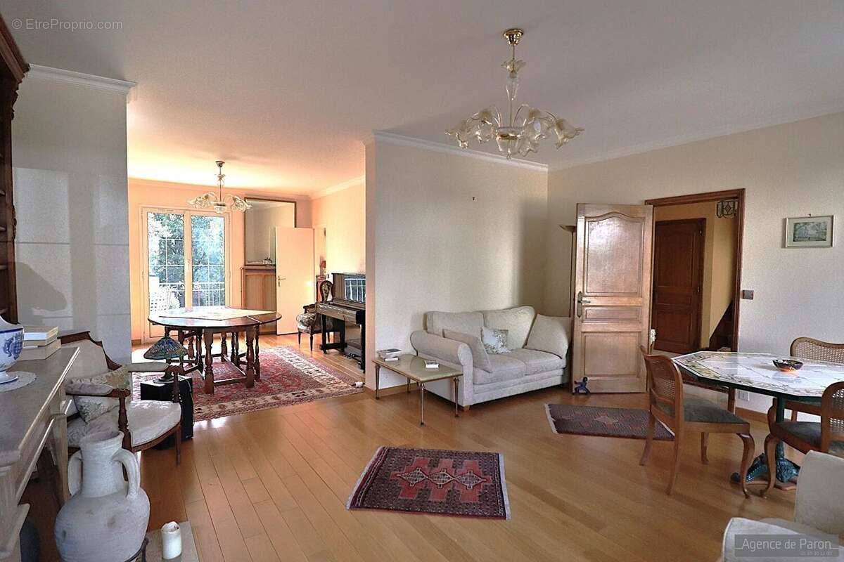 Maison à VERRIERES-LE-BUISSON