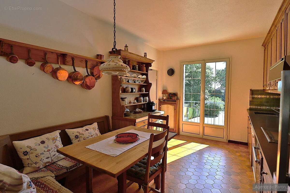 Maison à VERRIERES-LE-BUISSON