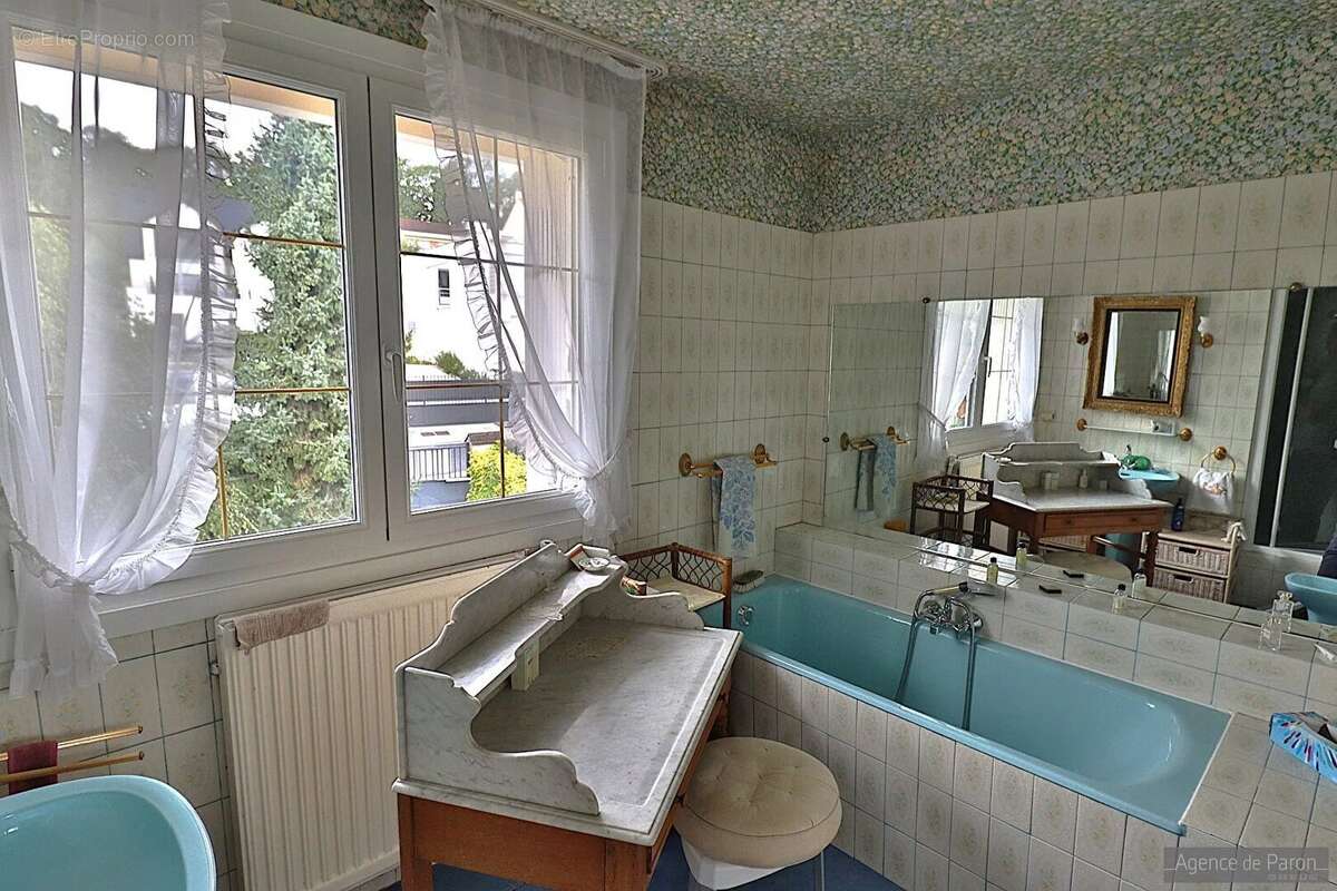 Maison à VERRIERES-LE-BUISSON