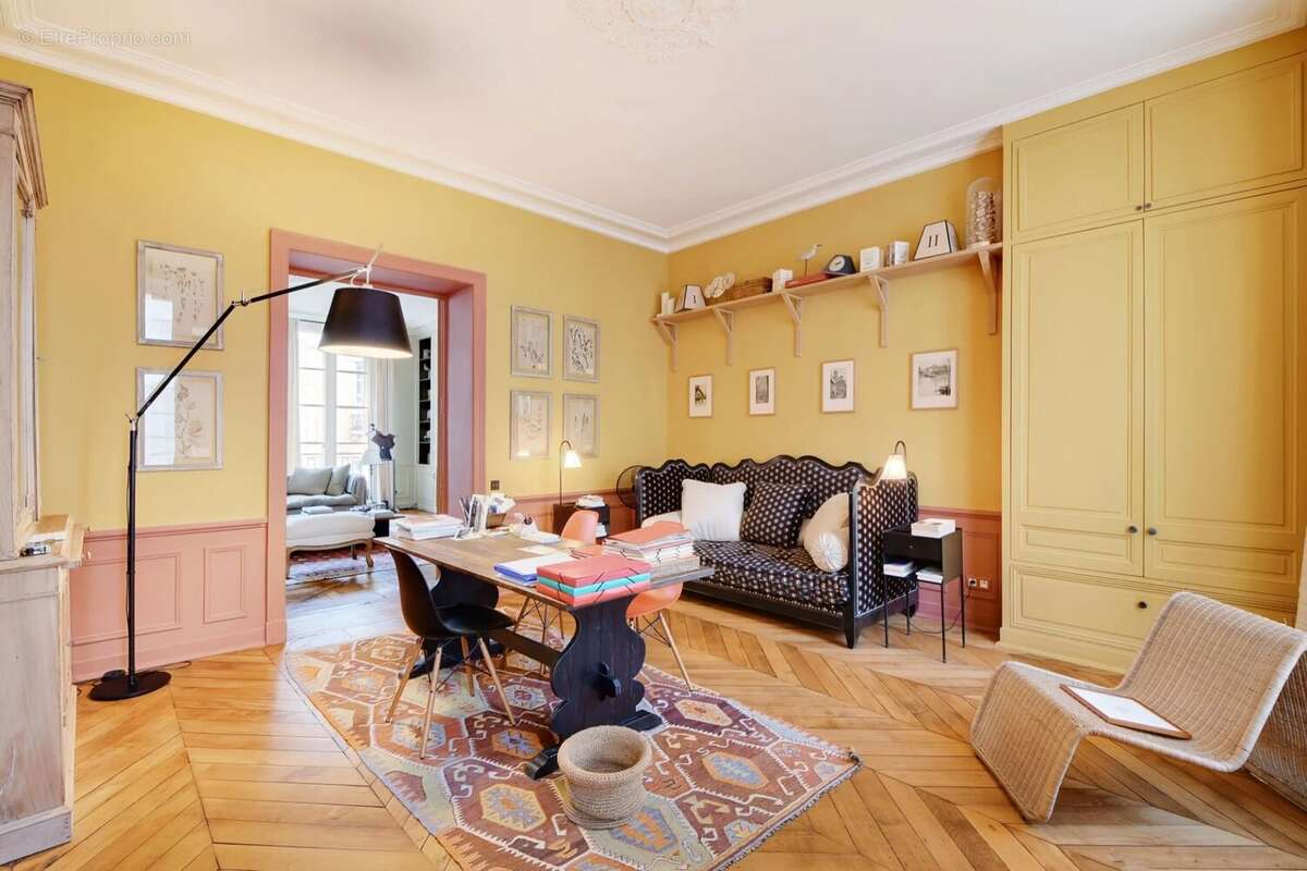 Appartement à PARIS-6E