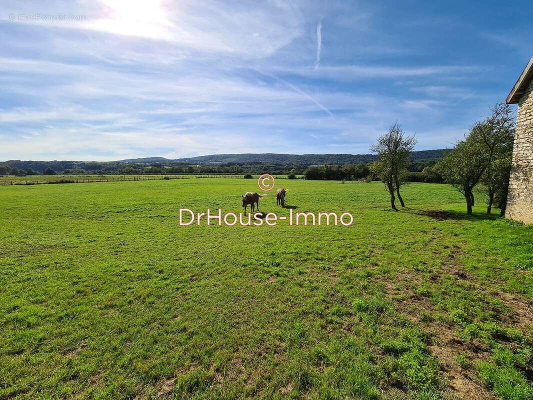 Maison à POMPIERRE-SUR-DOUBS