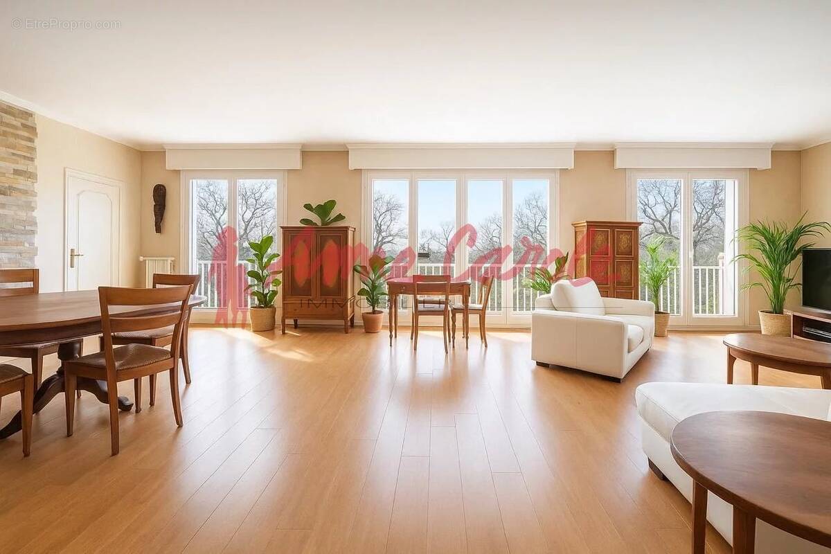 Appartement à FONTENAY-SOUS-BOIS