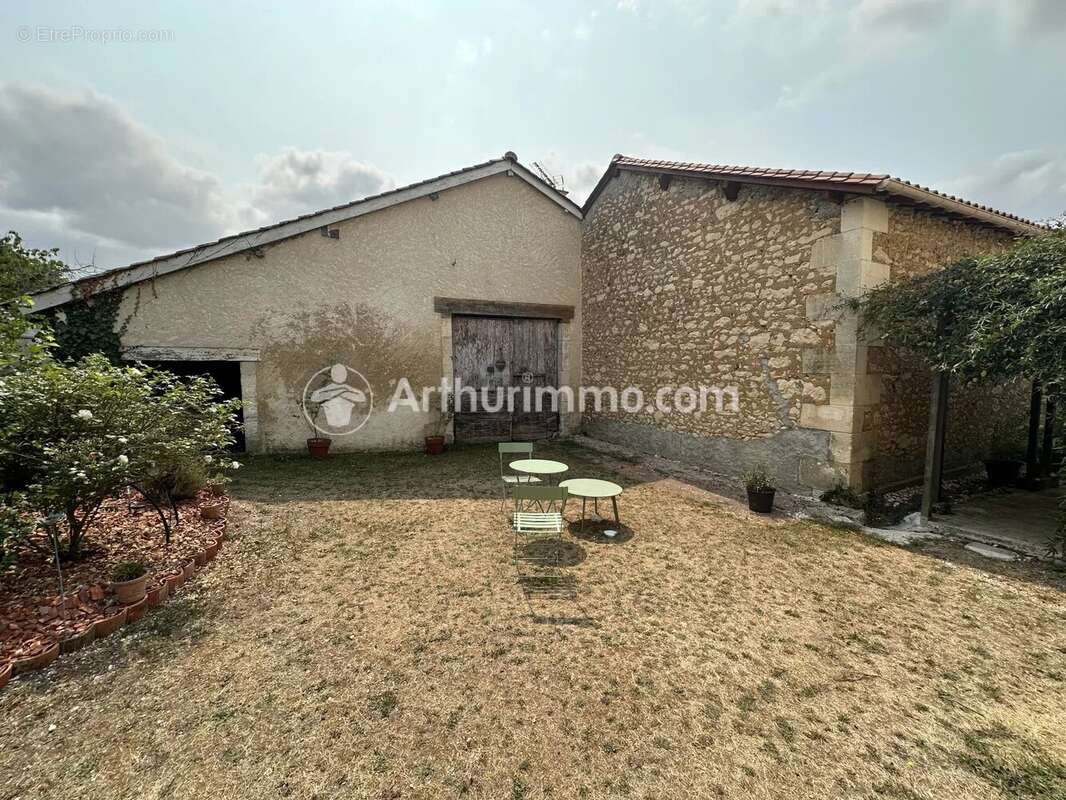 Maison à TOCANE-SAINT-APRE