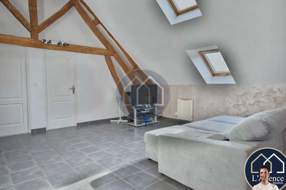 Appartement à MONDONVILLE-SAINT-JEAN