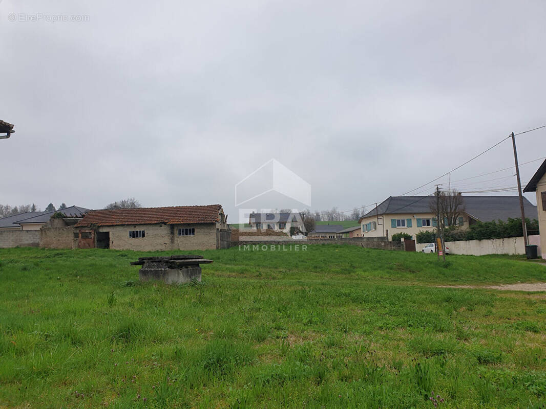 Terrain à ROMAGNIEU