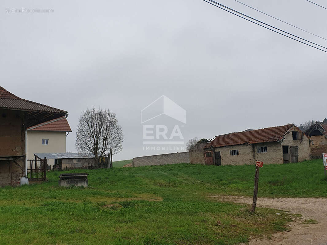 Terrain à ROMAGNIEU