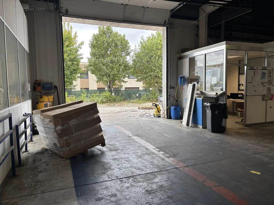 Commerce à MONTIGNY-LE-BRETONNEUX