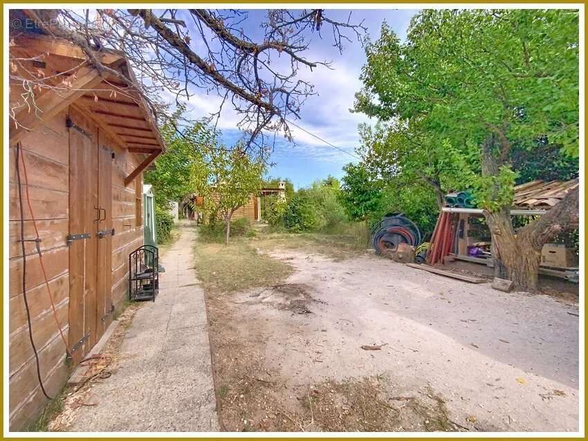 Maison à LE REVEST-LES-EAUX