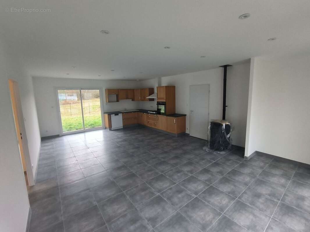 Maison à ORADOUR-SUR-GLANE