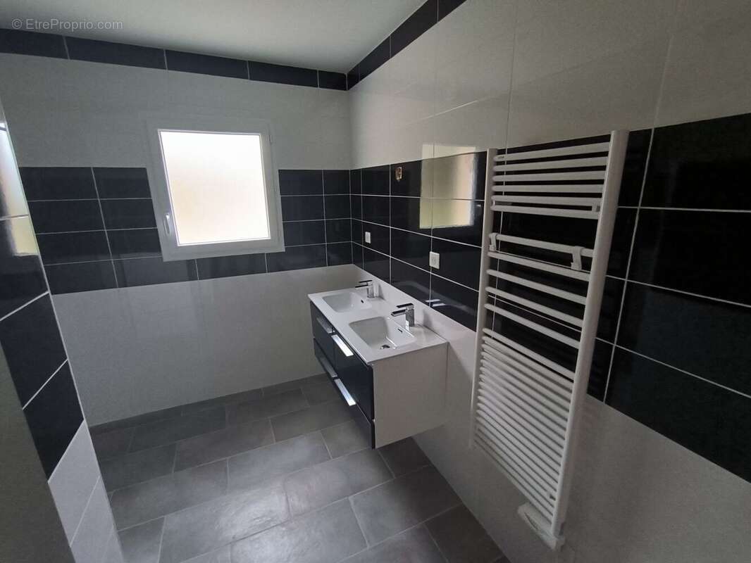 Maison à ORADOUR-SUR-GLANE