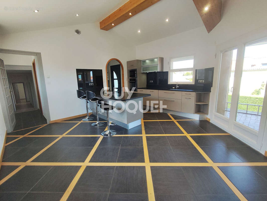 Appartement à SAVIGNEUX