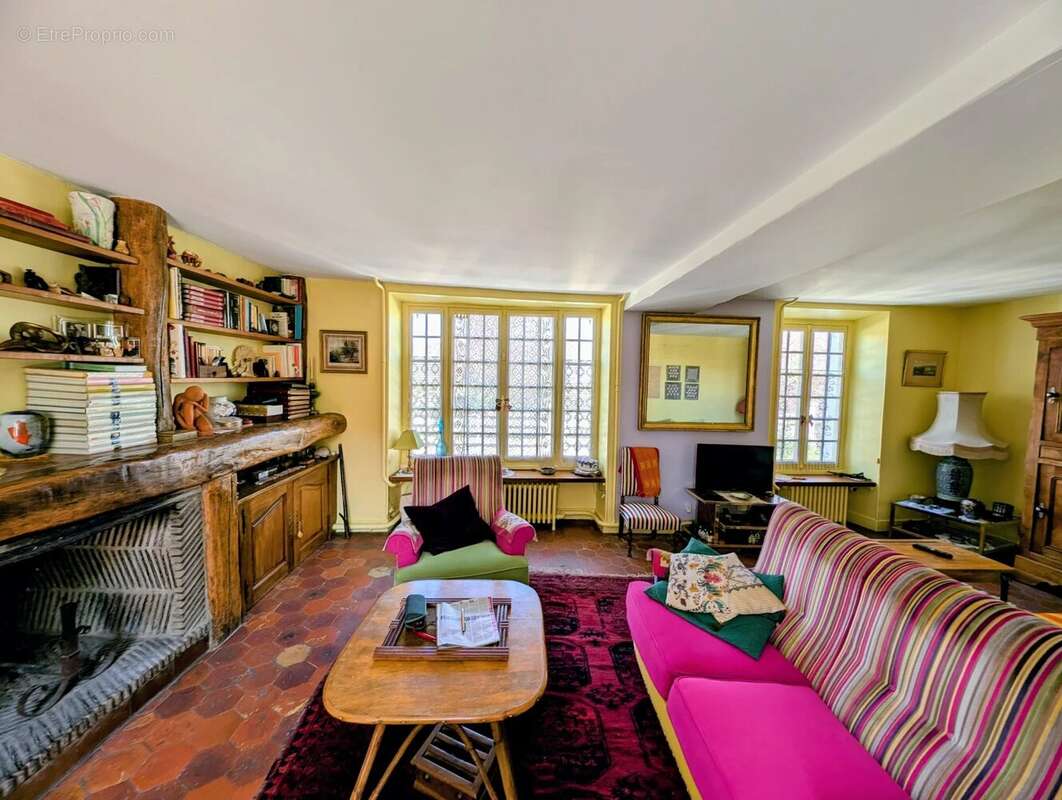 Maison à NEAUPHLE-LE-CHATEAU