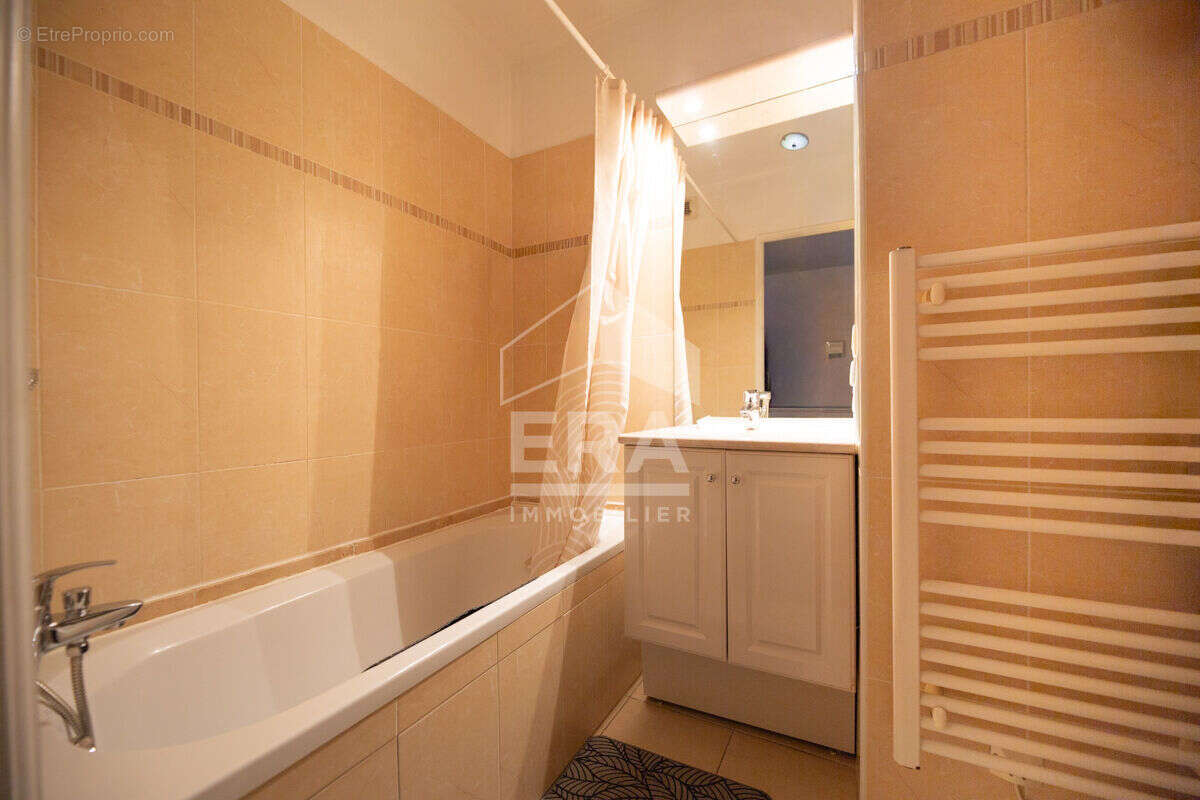 Appartement à MANDELIEU-LA-NAPOULE