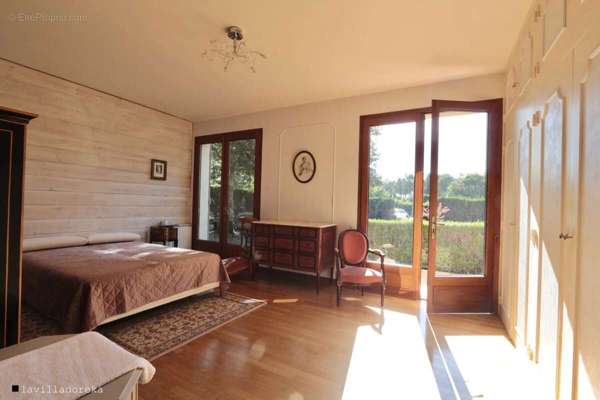 Maison à PARENTIS-EN-BORN