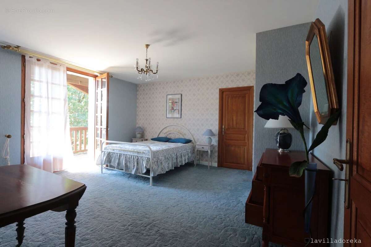 Maison à PARENTIS-EN-BORN