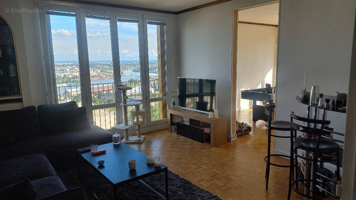   - Appartement à LA MULATIERE