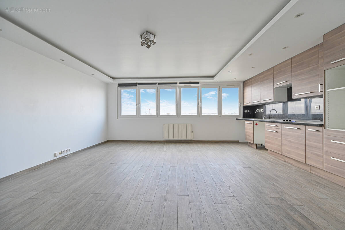 Appartement à CHARENTON-LE-PONT