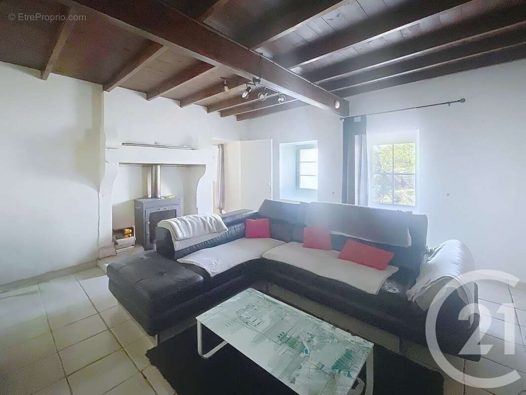 Maison à SAINT-ADJUTORY