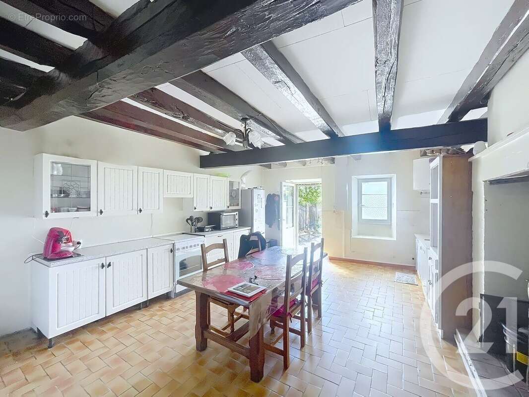 Maison à SAINT-ADJUTORY