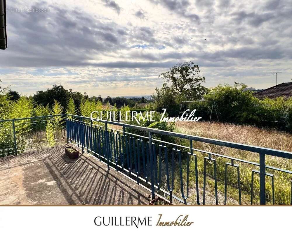 Maison à SAINTE-FOY-LES-LYON