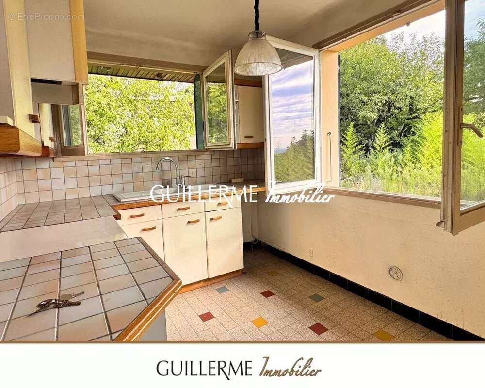 Maison à SAINTE-FOY-LES-LYON