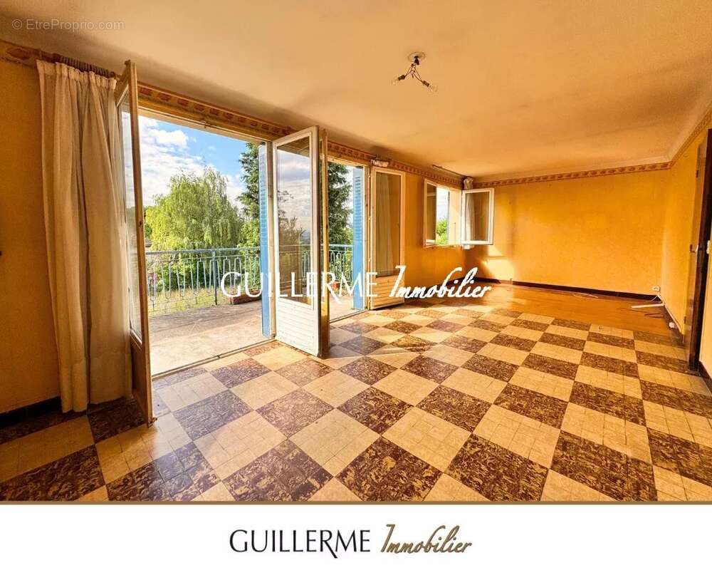 Maison à SAINTE-FOY-LES-LYON