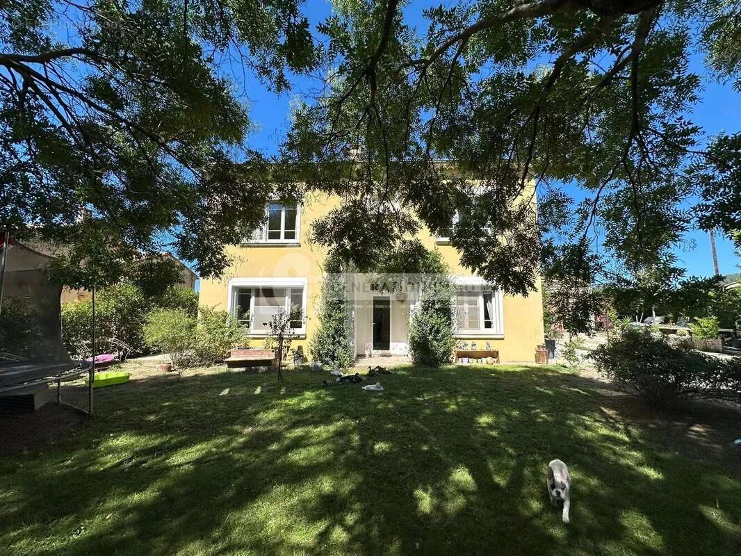 Maison à FONTVIEILLE