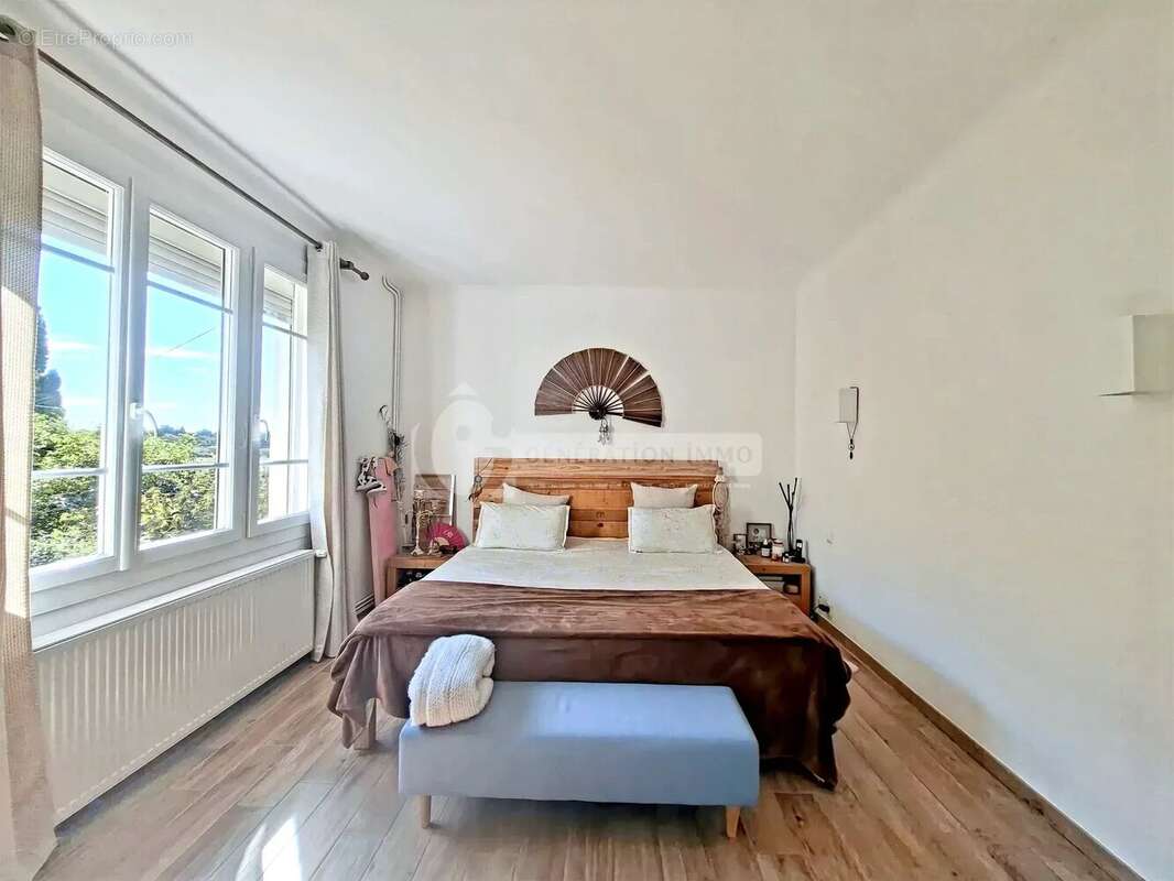 Maison à FONTVIEILLE