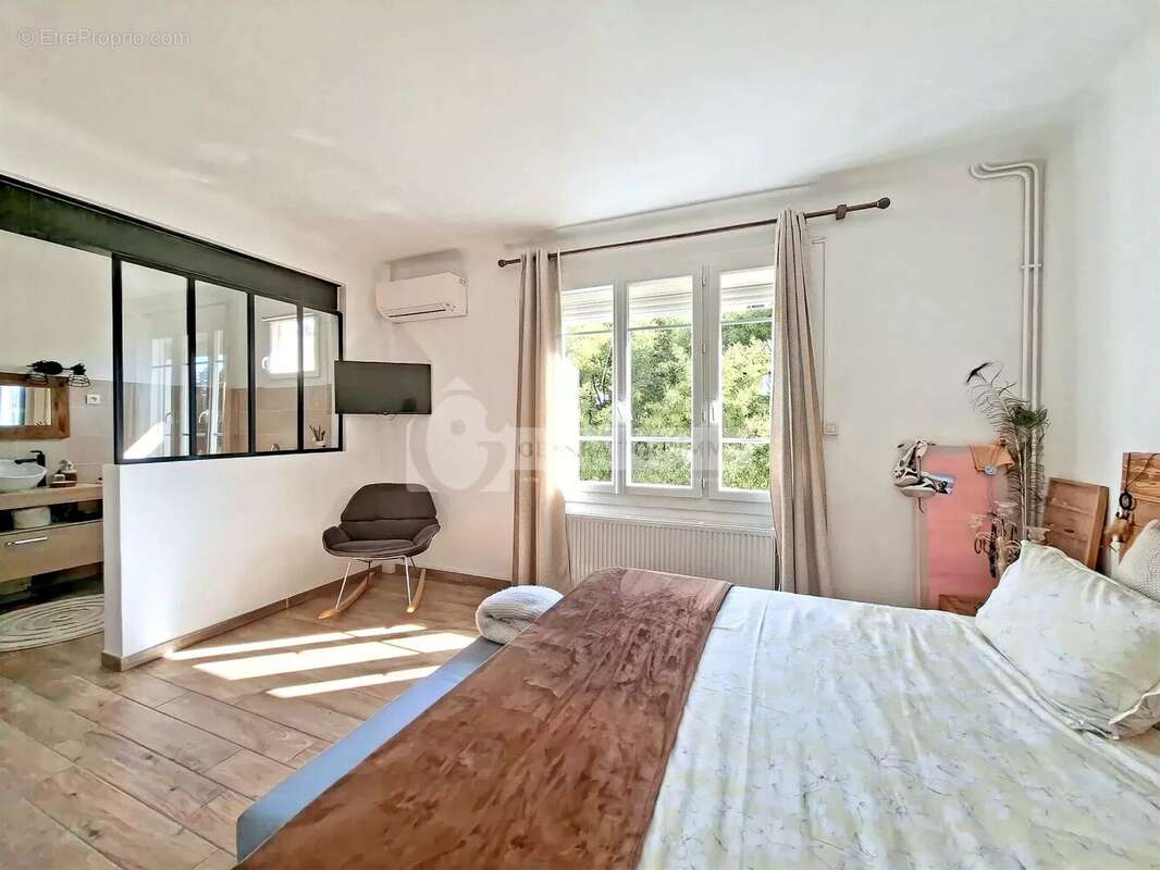 Maison à FONTVIEILLE