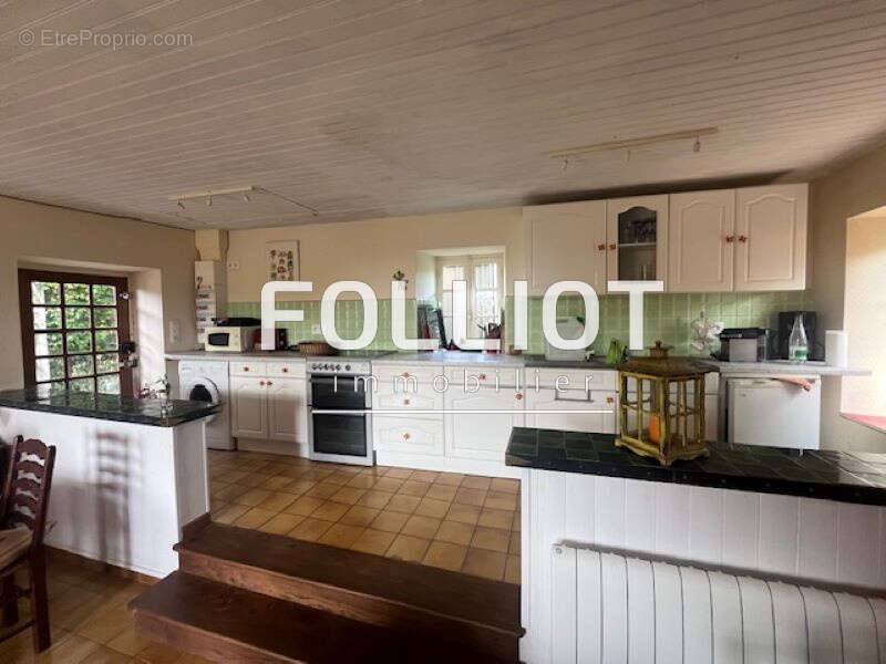 Maison à SAINT-SEVER-CALVADOS