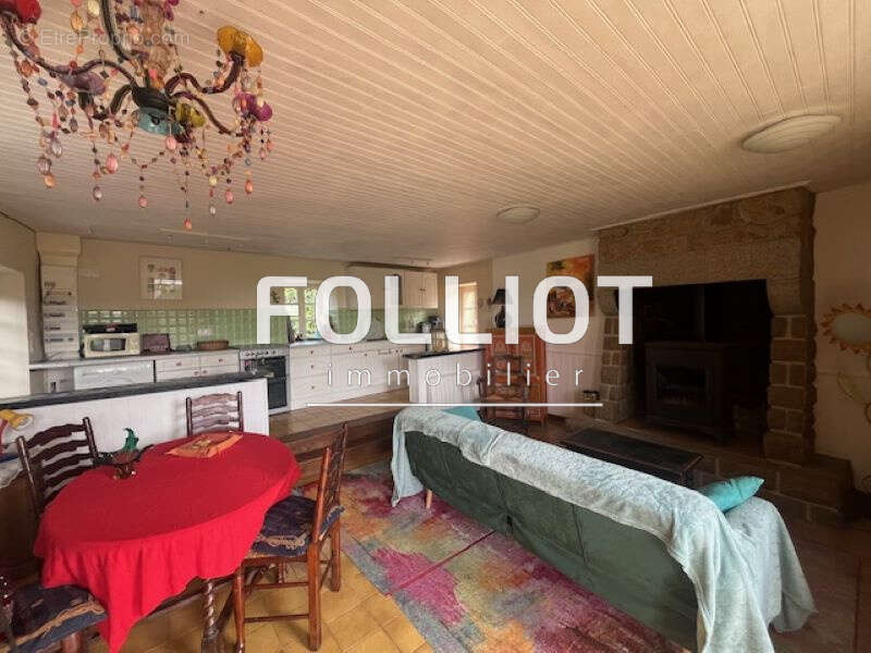 Maison à SAINT-SEVER-CALVADOS