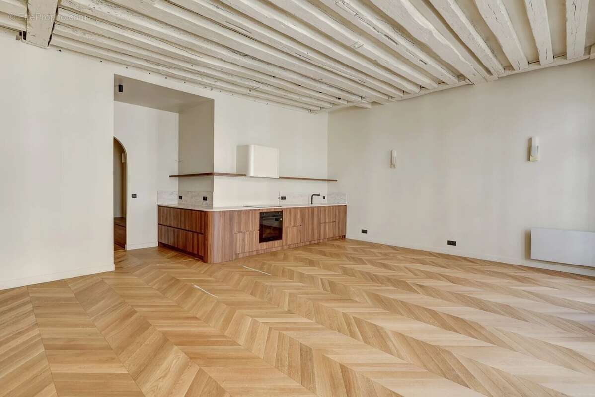 Appartement à PARIS-3E