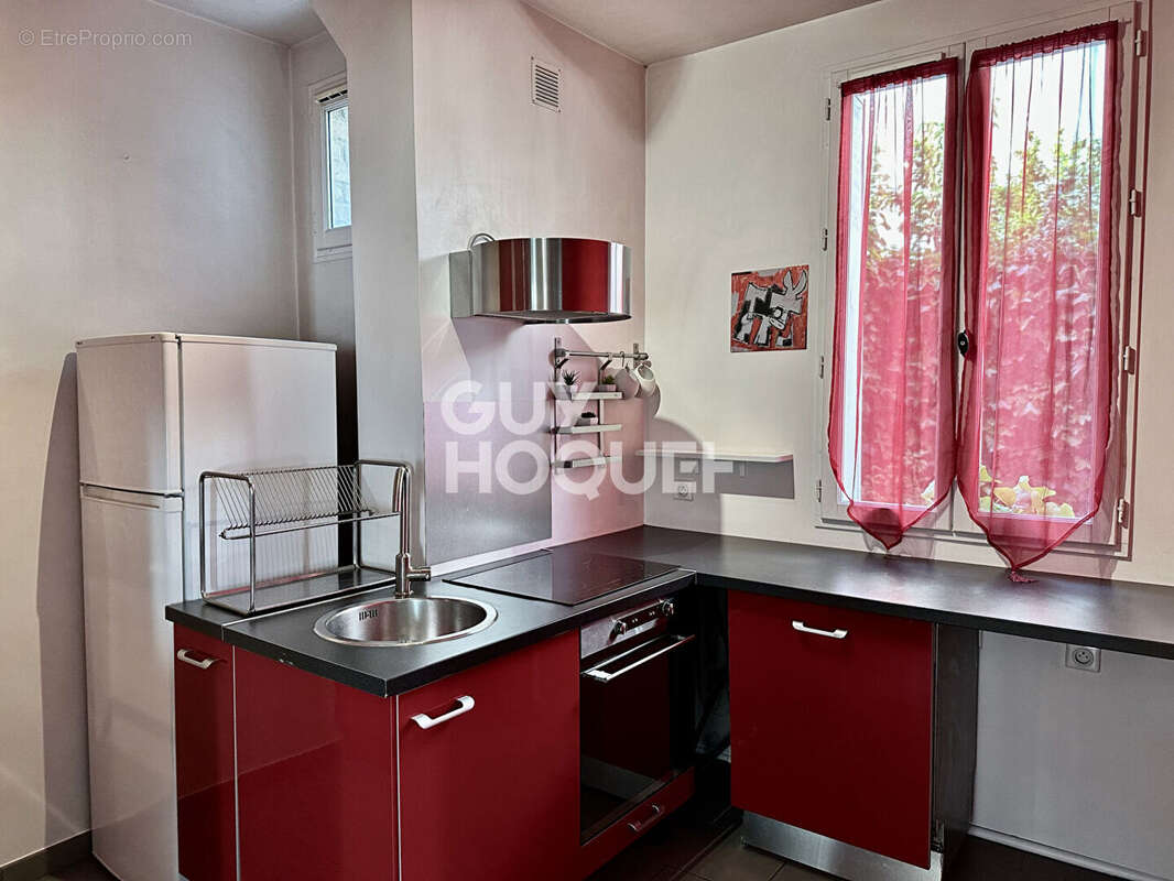 Appartement à COURBEVOIE
