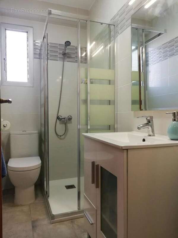 Appartement à SAINT-LAURENT-DU-VAR