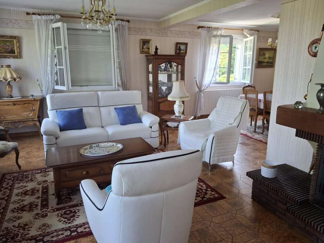 Maison à CHATENOY-LE-ROYAL