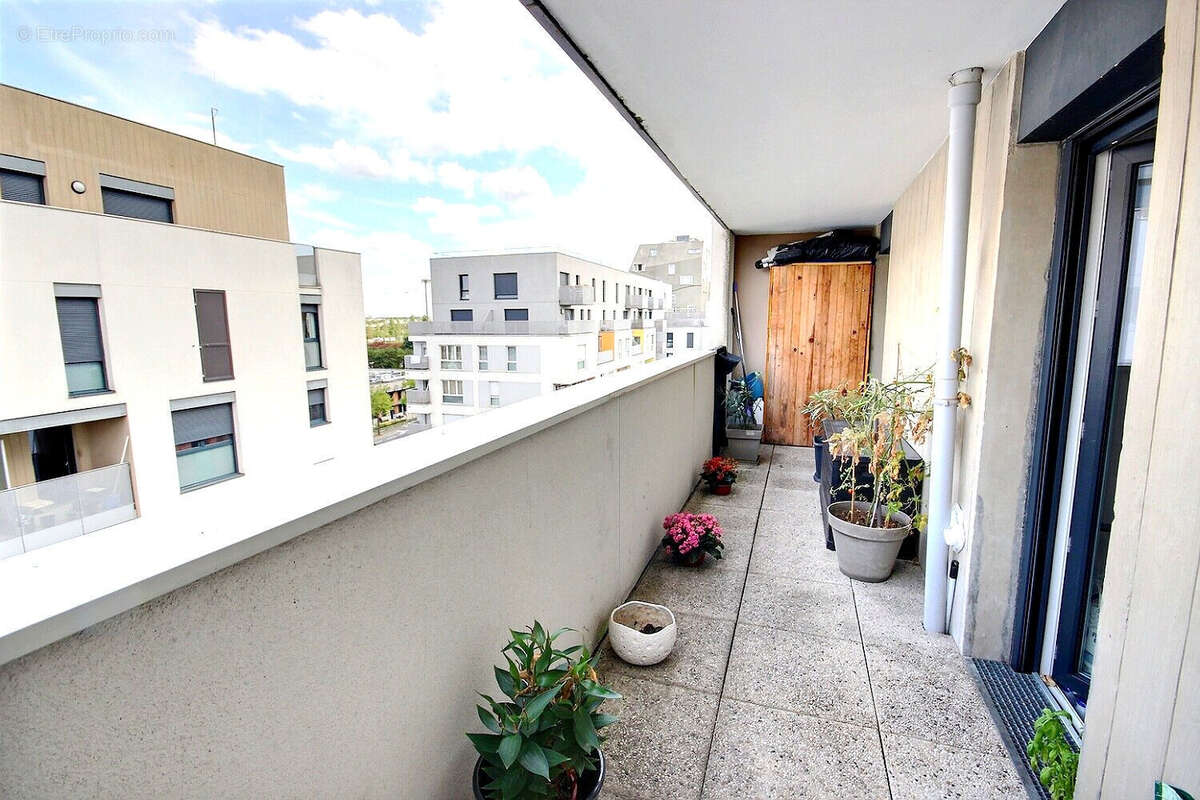 Appartement à FRESNES