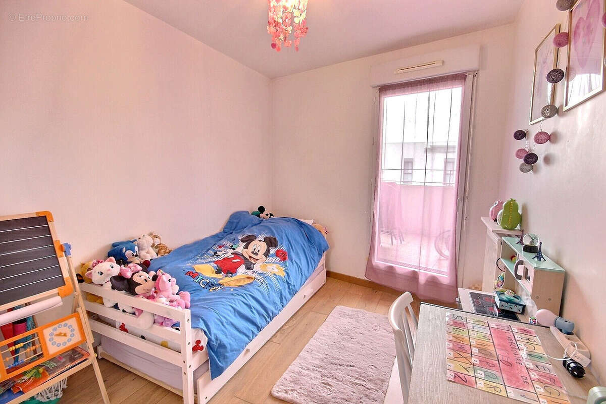 Appartement à FRESNES